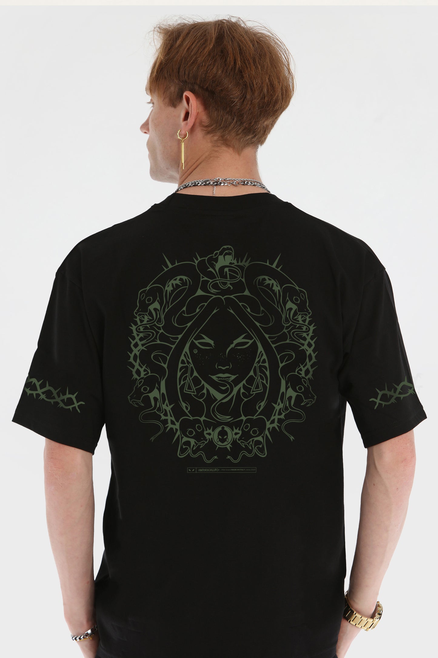 MEDUSA OVERSIZE BLACK T-SHIRT