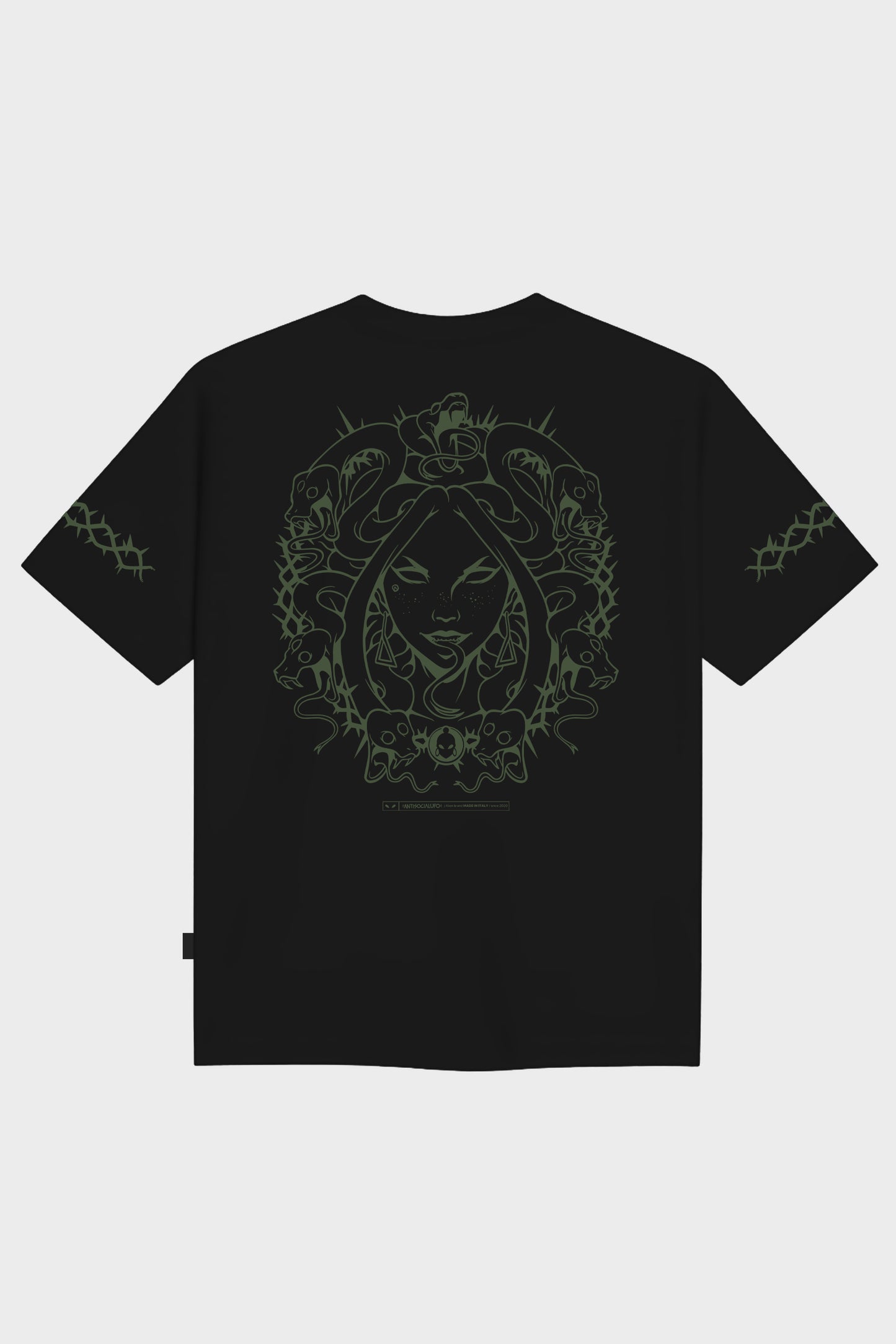MEDUSA OVERSIZE BLACK T-SHIRT