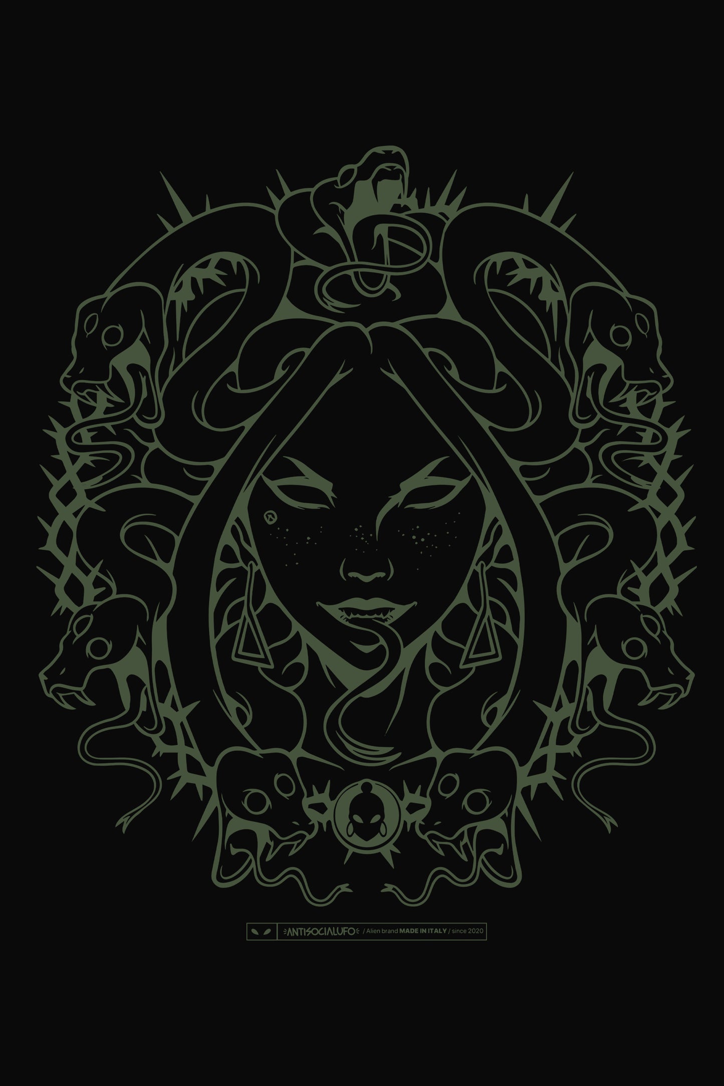 MEDUSA OVERSIZE BLACK T-SHIRT