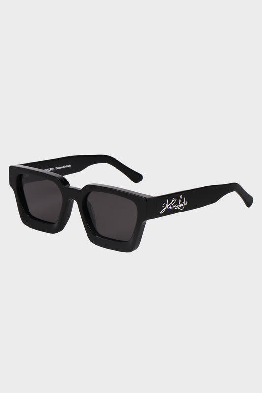 CLASSIC BLACK SUNGLASSES